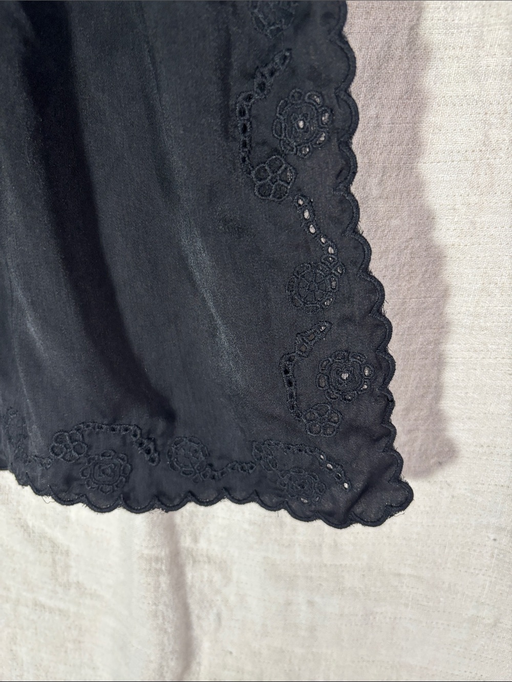 Universal Thread Black Maxi Skirt XS Boho Chic Scalloped Eyelet Side Slit EUC - Picture 6 of 8